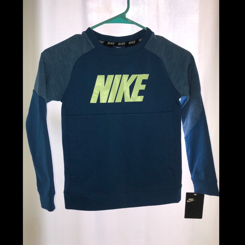 nike boys crewneck sweatshirt NWT